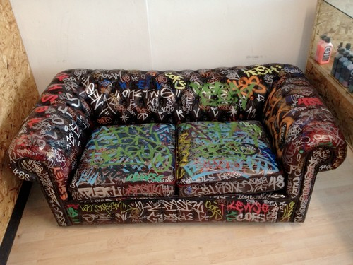 Graffiti sofa